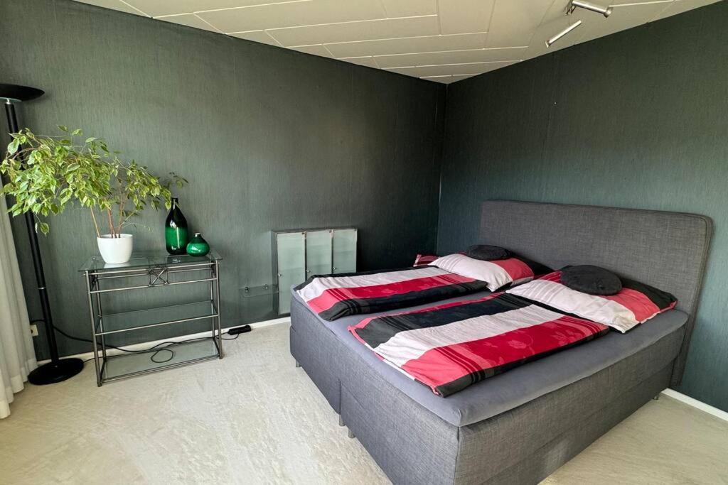 Monikas Home - Gemuetliche 3-Zimmer-Wohnung Im Herzen Von Boeblingen Luaran gambar