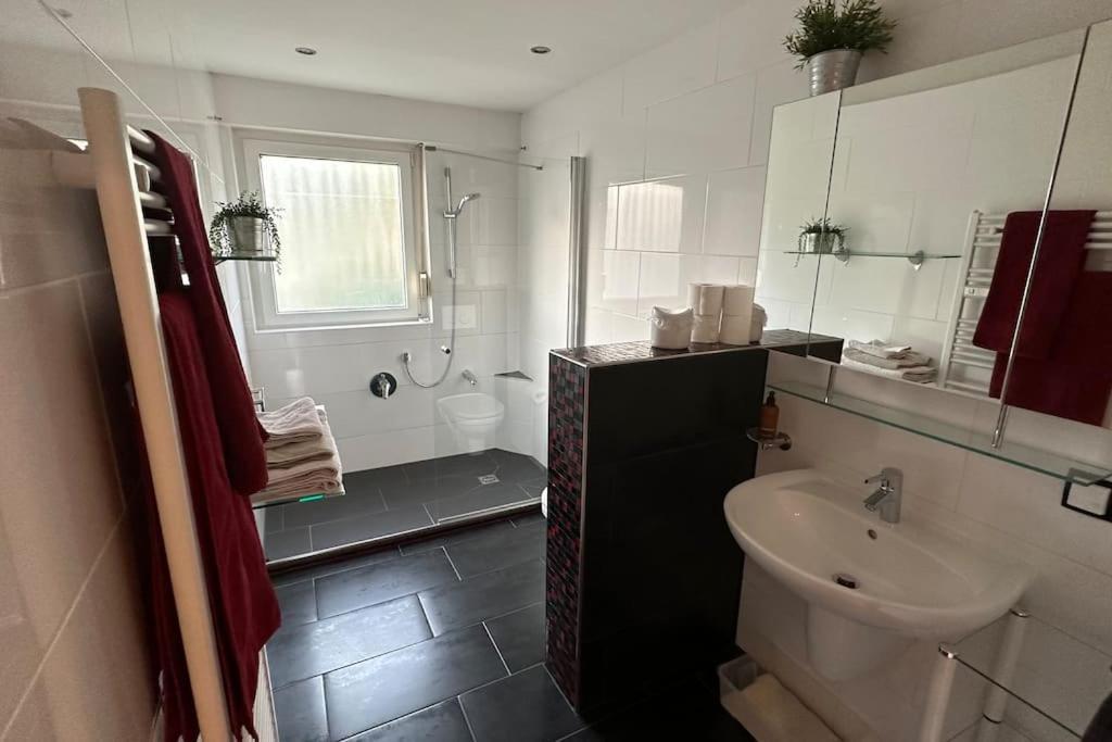 Monikas Home - Gemuetliche 3-Zimmer-Wohnung Im Herzen Von Boeblingen Luaran gambar